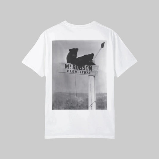 Bear on mount Robson sign T-shirt
