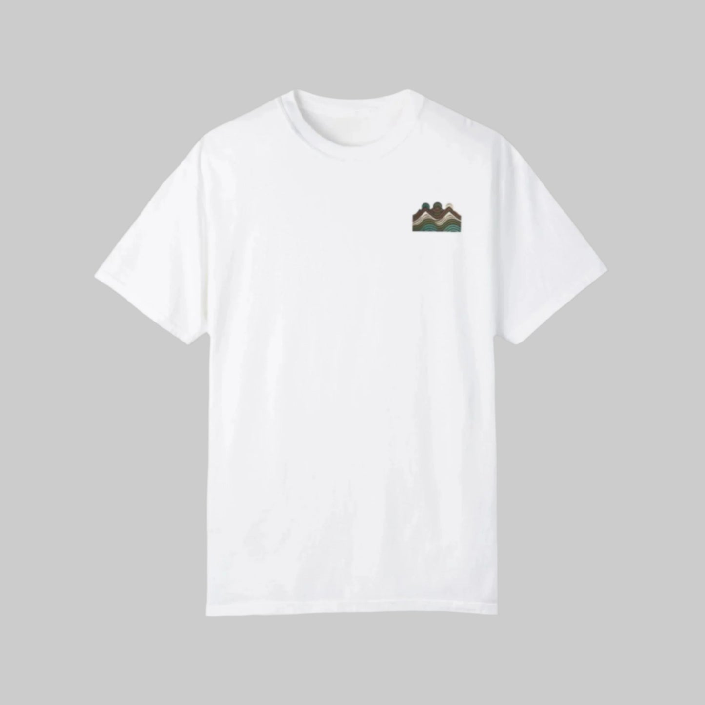 Bear on mount Robson sign T-shirt